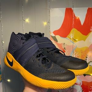 Nike Kyrie 2 Cavs